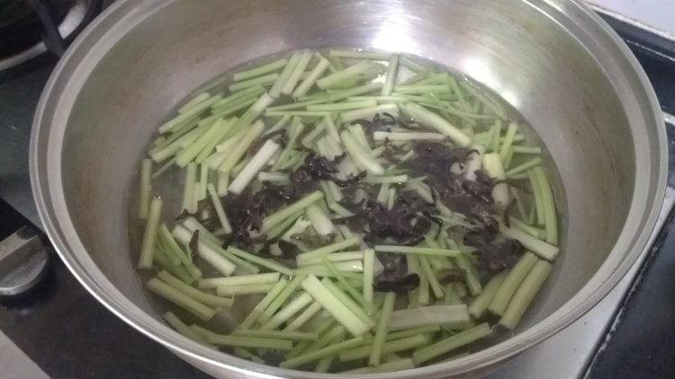 香芹炒香干步骤3