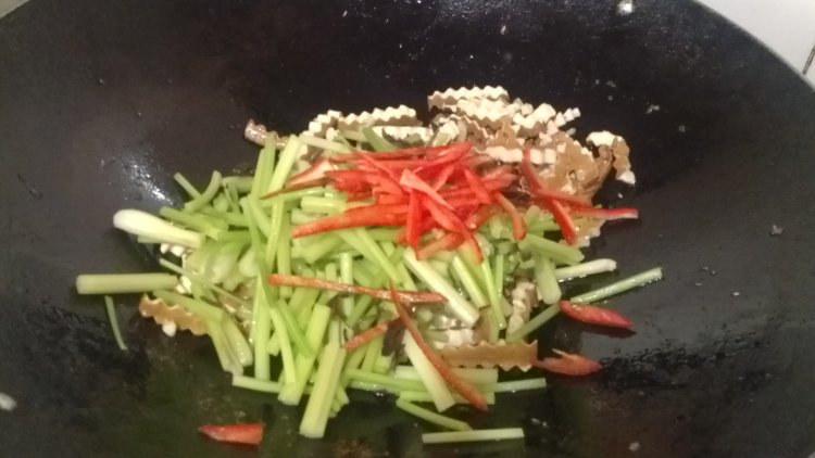 香芹炒香干步骤6