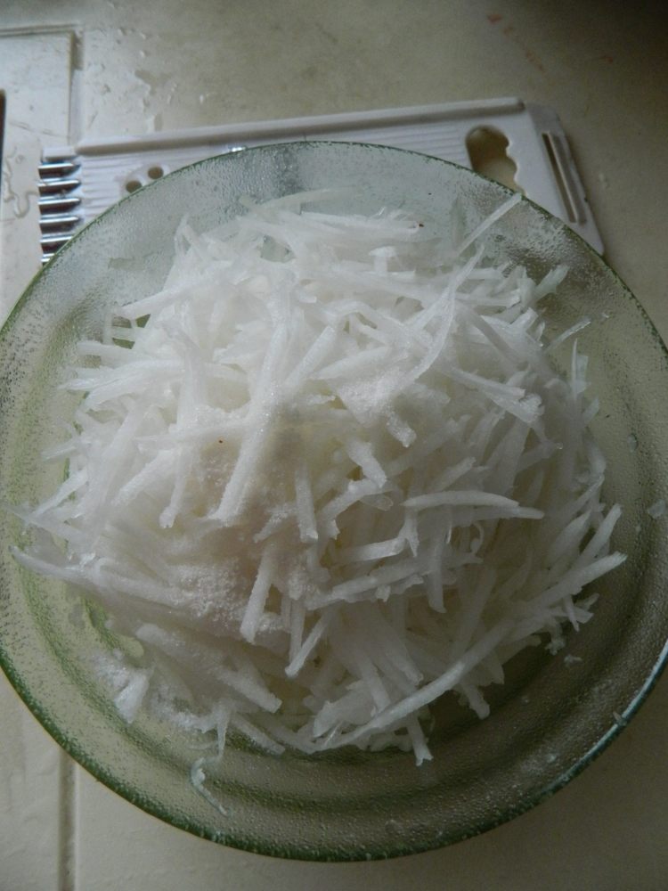 萝卜虾皮水饺步骤3
