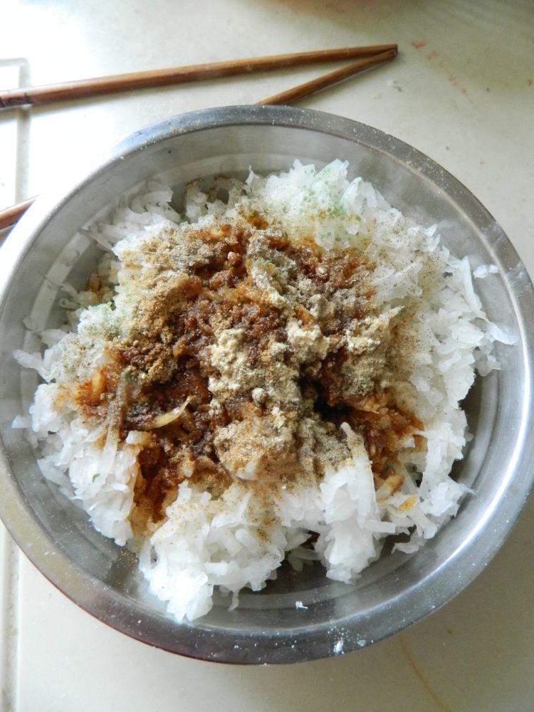 萝卜虾皮水饺步骤9