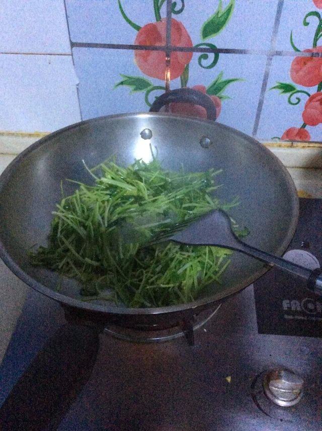 芹菜蛋皮步骤7