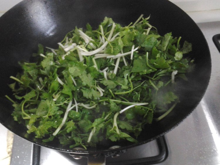 红椒芹菜炒肉丝步骤4