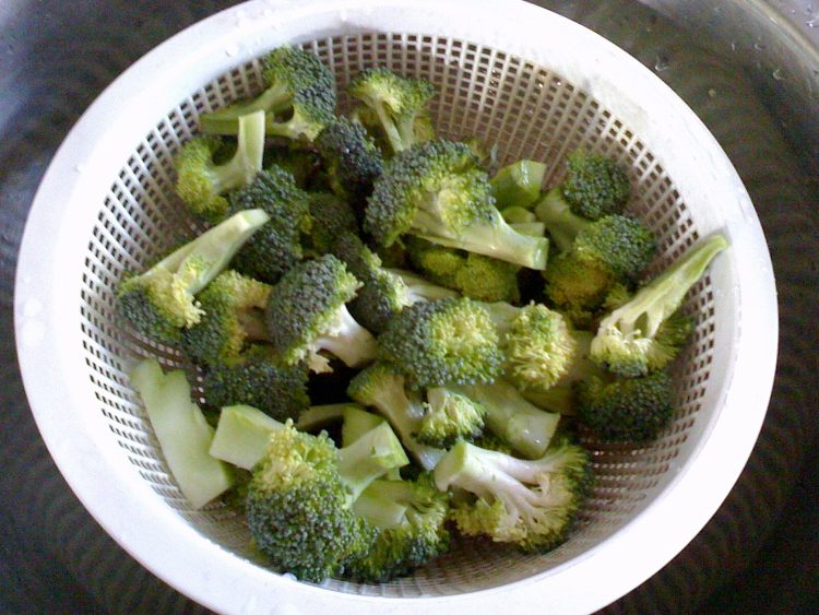 烧肉西兰花步骤1