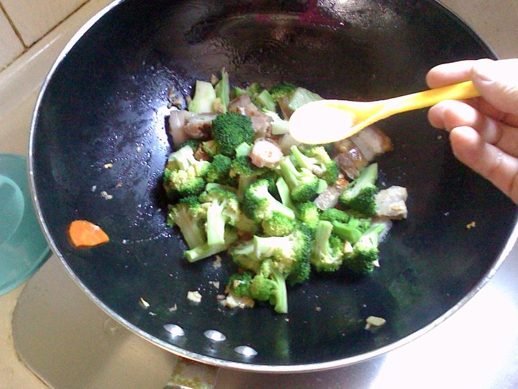 烧肉西兰花步骤9