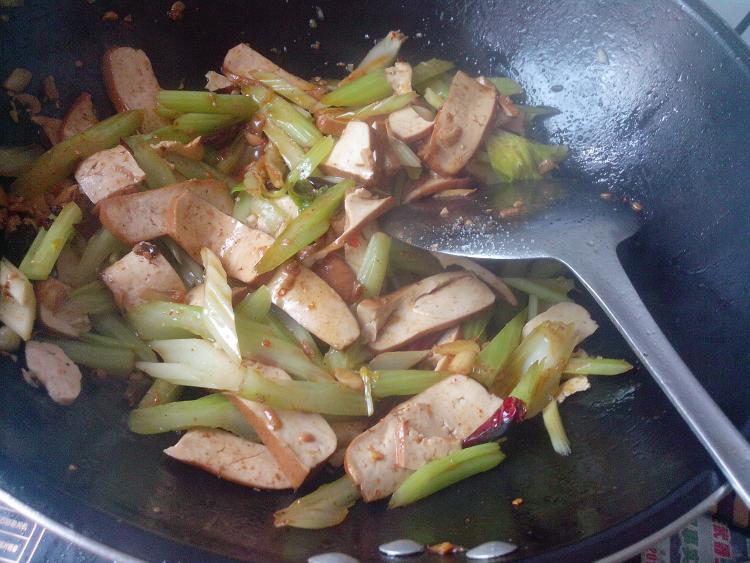 豆干炒芹菜步骤12