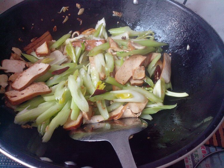 豆干炒芹菜步骤10
