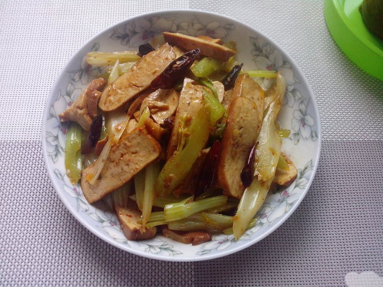 豆干炒芹菜步骤13