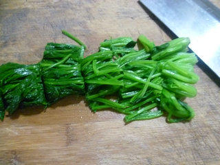 黑木耳拌菠菜步骤6