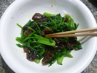 黑木耳拌菠菜步骤12