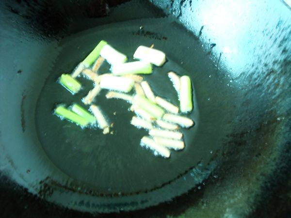 西芹虾仁步骤4