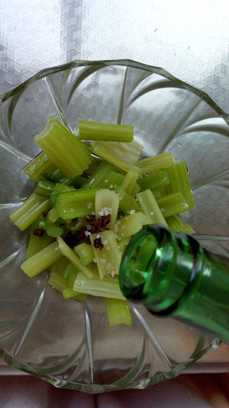 凉拌西芹步骤10