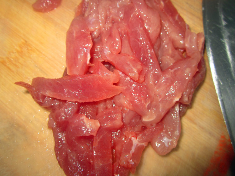 肉丝香芹步骤2
