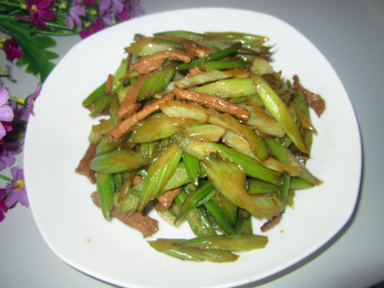肉丝香芹步骤10