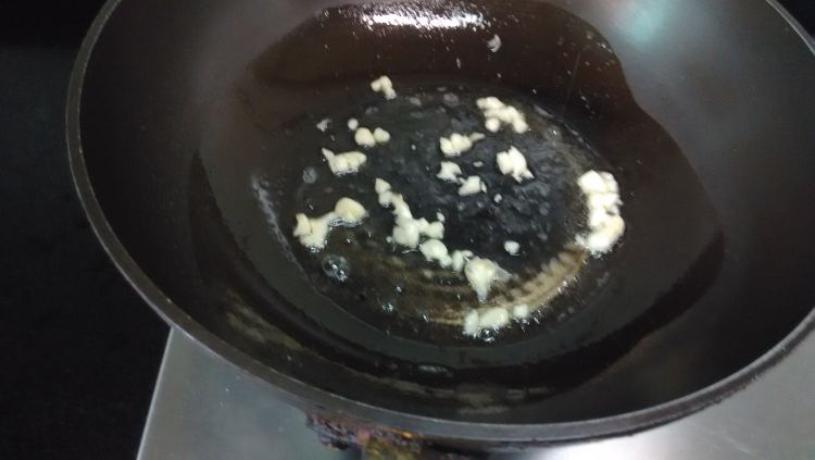 黄瓜炒蕃茄步骤3