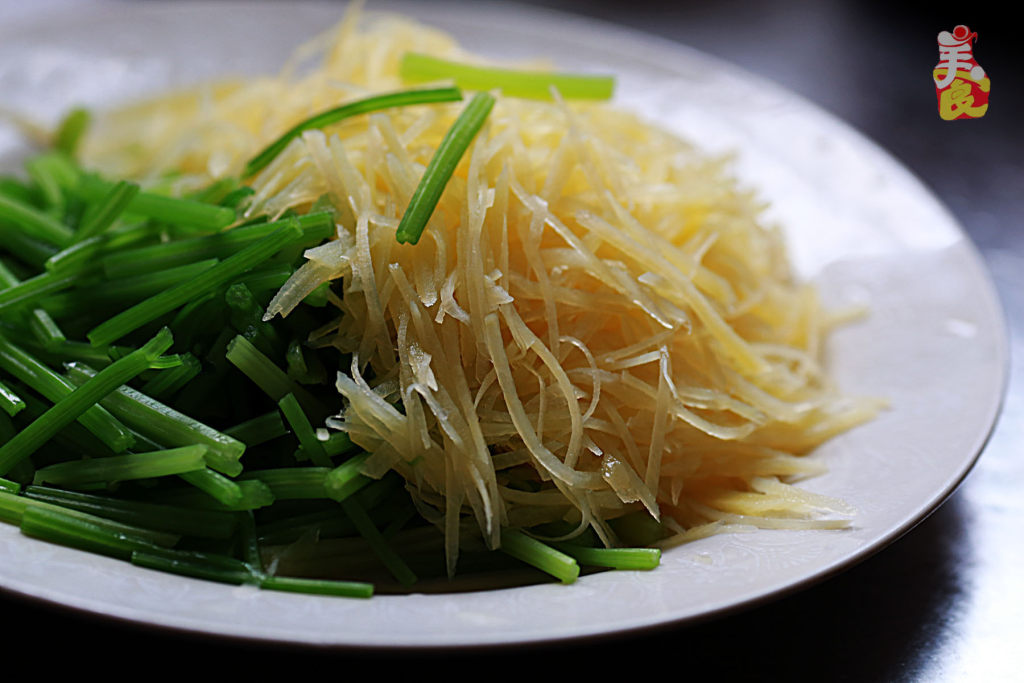 炝芹菜土豆丝步骤3