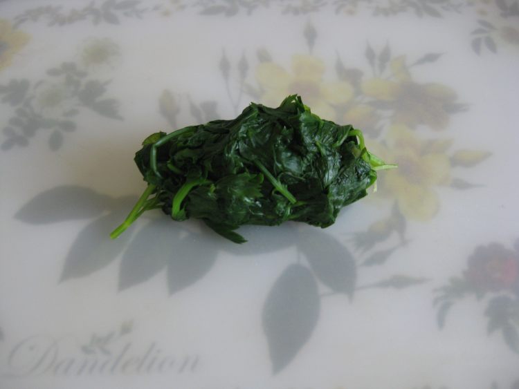 凉拌栗蘑芹菜叶步骤5