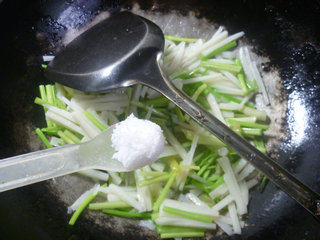 芹菜炒莲藕步骤10