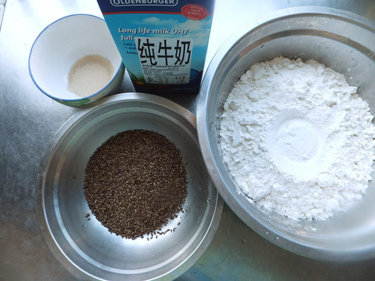 亚麻籽馒头步骤1