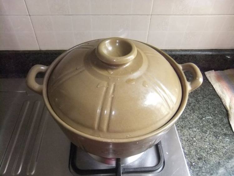 凉瓜黄豆扇骨汤步骤7