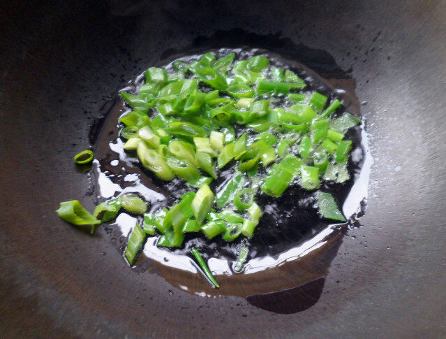 炒茄子皮步骤3