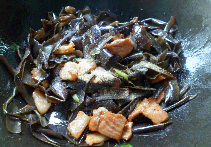 炒茄子皮步骤8