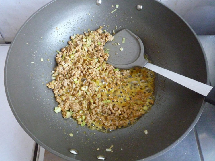 肉末海带丝步骤7