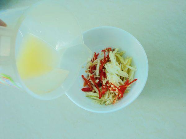 洋葱拌西芹步骤6