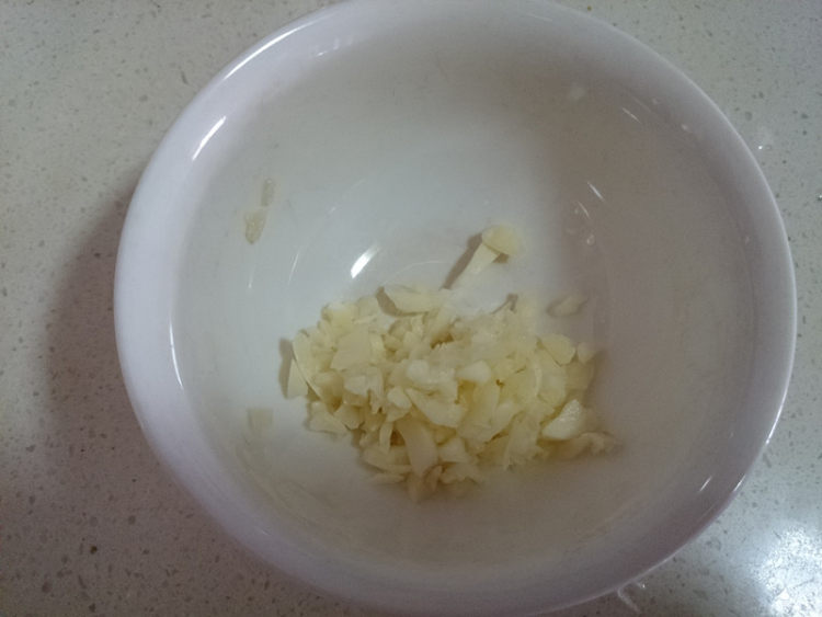 辣椒肉酱拌茄子步骤5