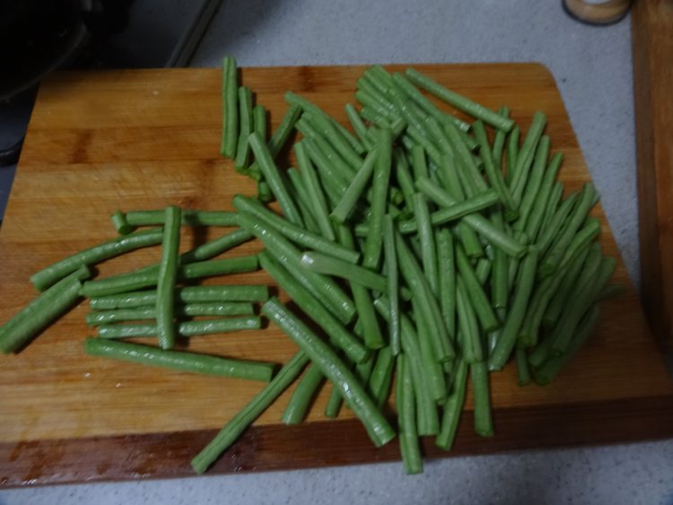花生酱拌豆角步骤2
