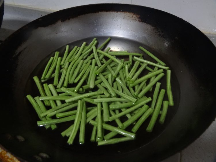 花生酱拌豆角步骤3