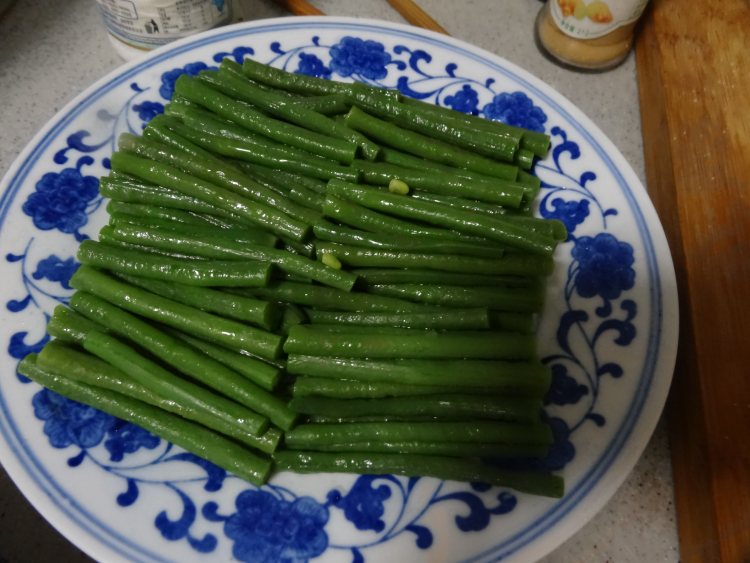 花生酱拌豆角步骤5