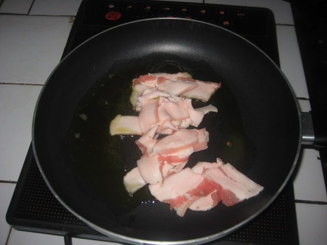 肉丝炒蕨菜步骤4