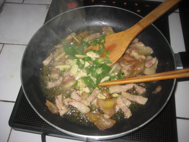 肉丝炒蕨菜步骤5