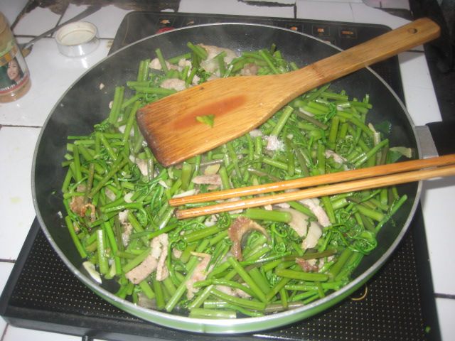 肉丝炒蕨菜步骤10