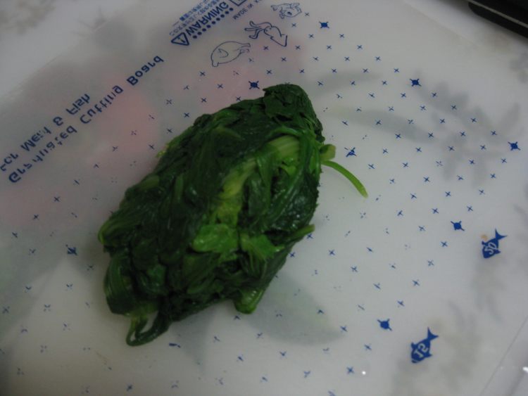 拌芹菜叶步骤3