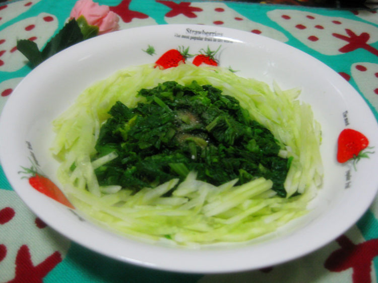 拌芹菜叶步骤7