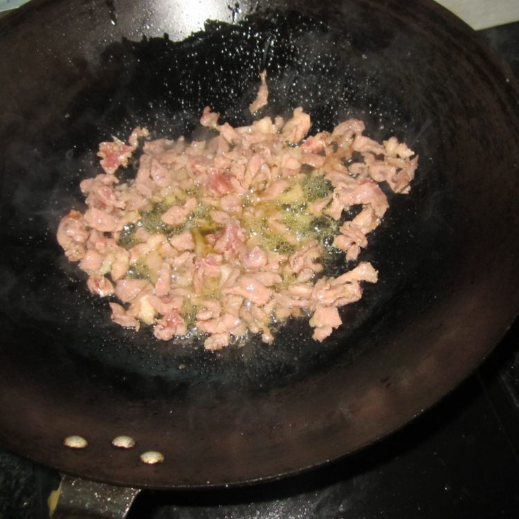 西芹肉丝步骤4