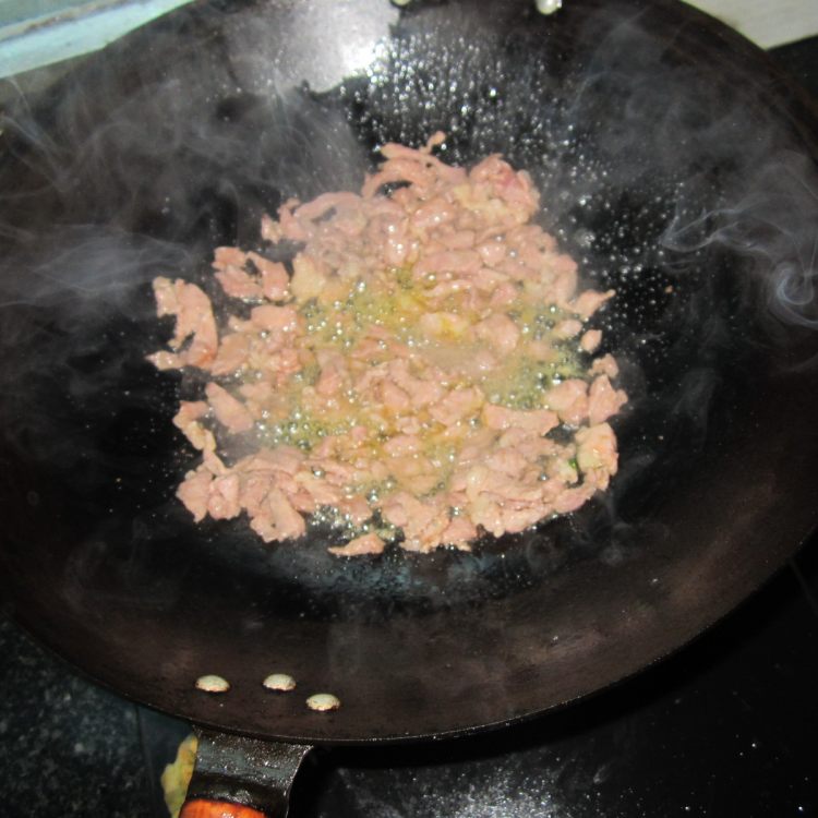 西芹肉丝步骤5