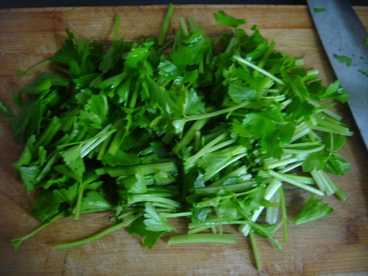 水芹烧豆干步骤2