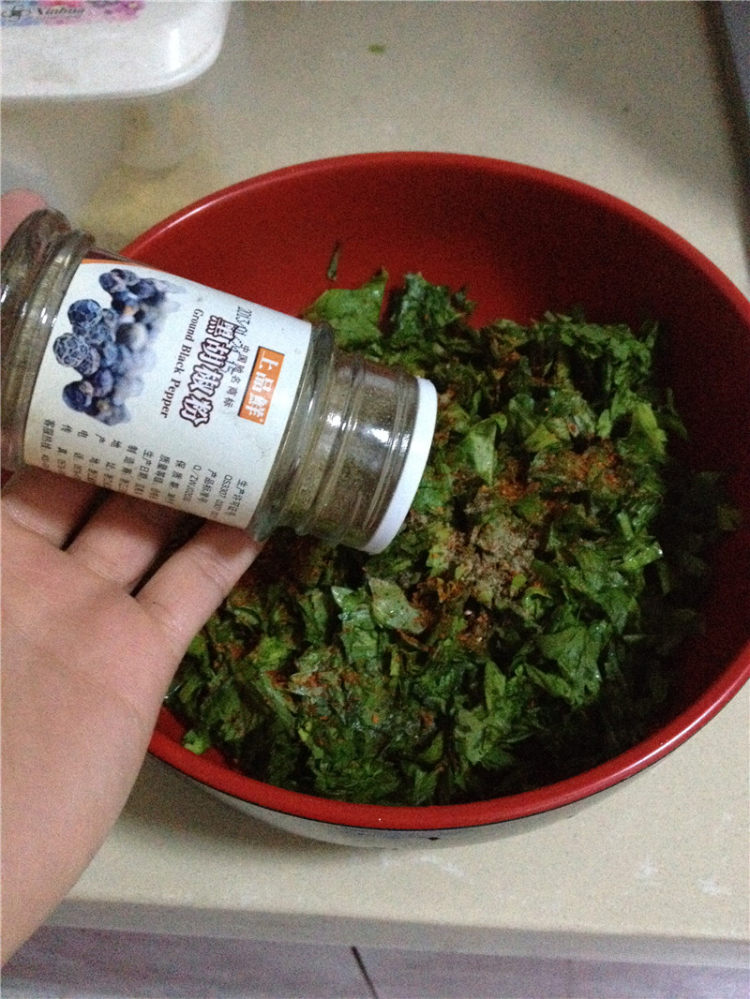 芹菜叶鸡蛋饼步骤4