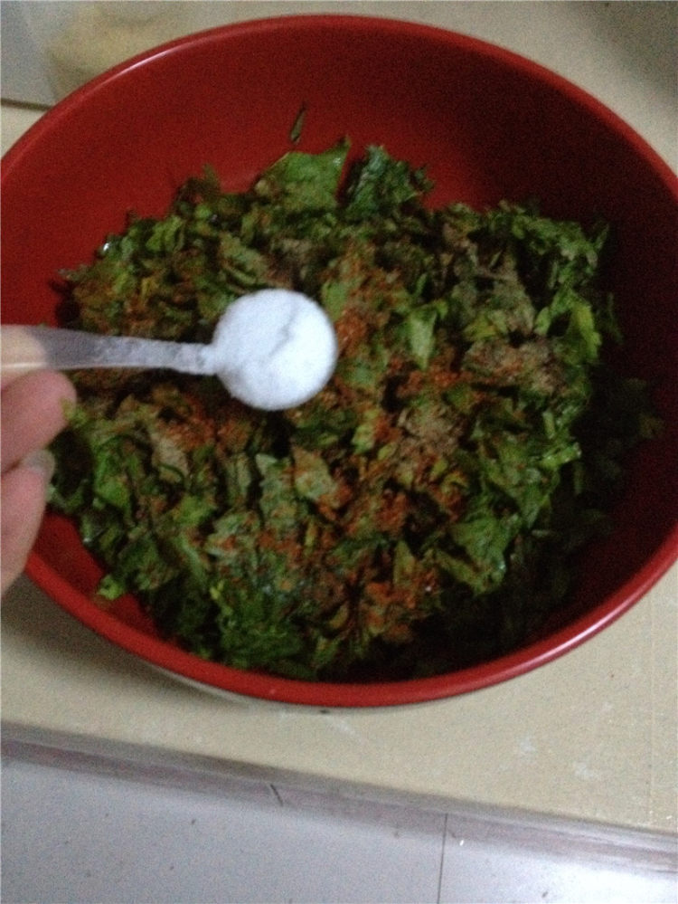 芹菜叶鸡蛋饼步骤5