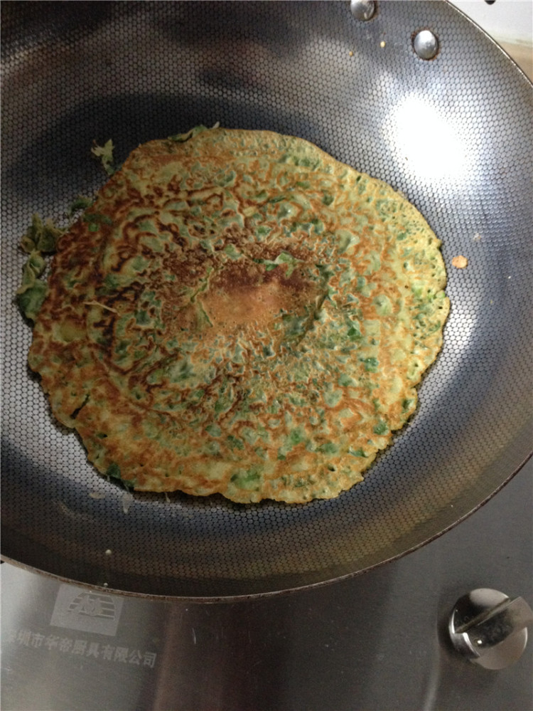 芹菜叶鸡蛋饼步骤12
