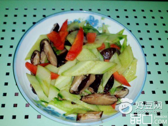 黄瓜炒香菇