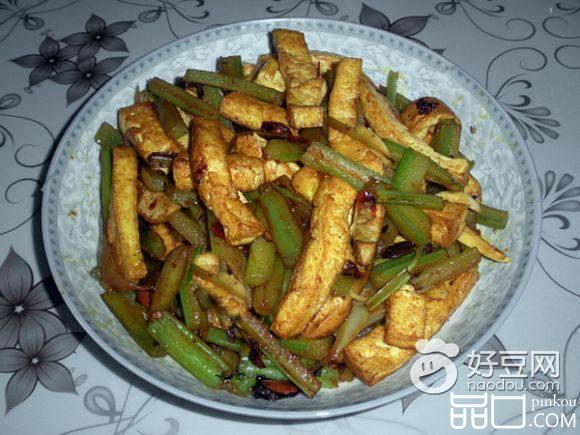 辣味西芹豆腐条