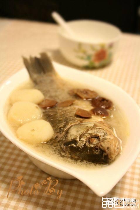 山楂鲫鱼汤
