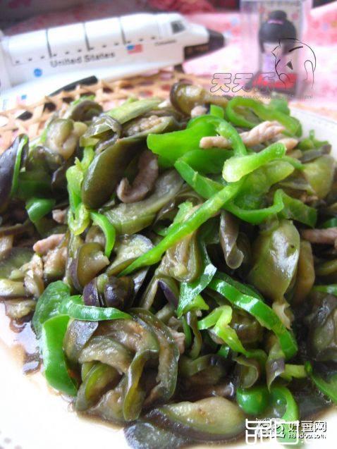 青椒肉丝炒茄片