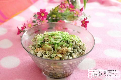 拌蒸槐花