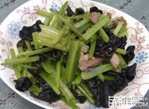 芹菜木耳炒肉片