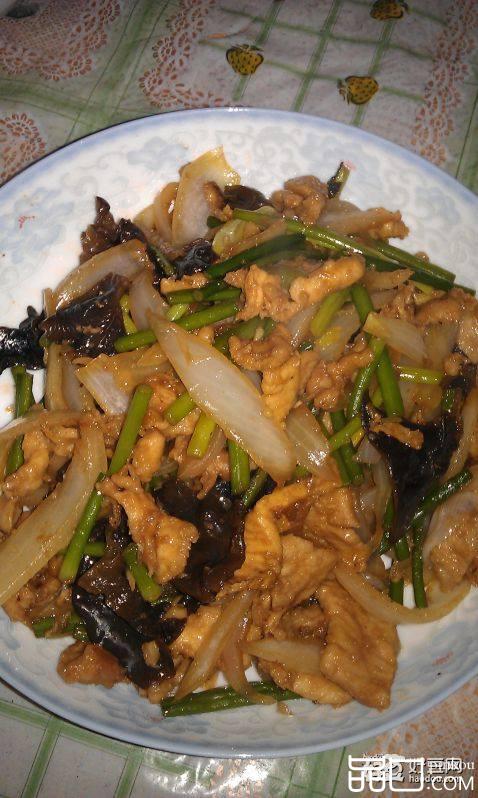 蒜薹洋葱木耳炒肉