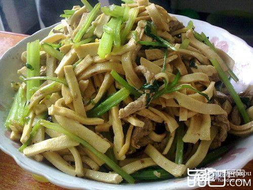 芹菜千张肉丝